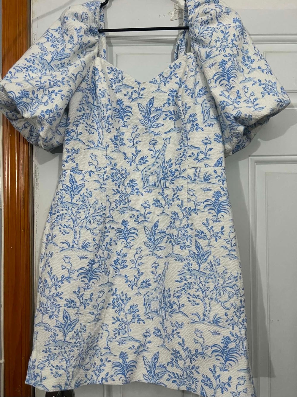 Lilly Pulitzer Mini Dress with Blue Giraffe Print and Puff Sleeves Size Small